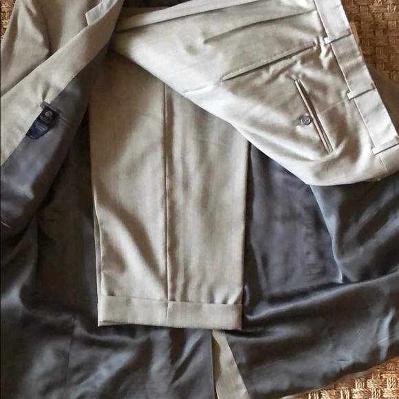 Suit. EUC. - Picture 6 of 7